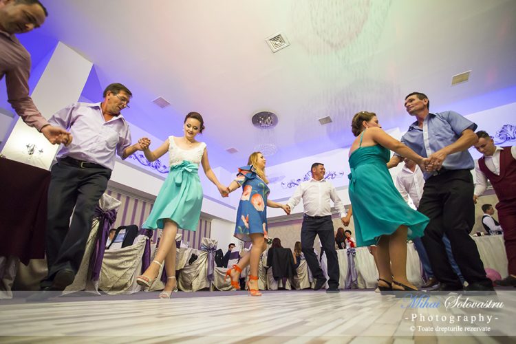 hora-botez