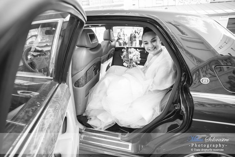 car-wedding
